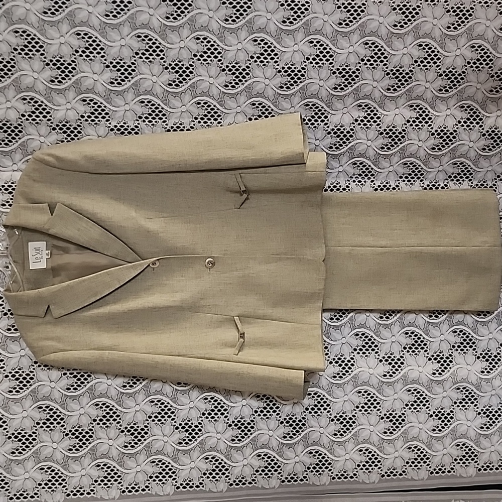 **SOLD**Le Suit Pant Suit from Macy's Light Olive Green - Picture 1 of 10